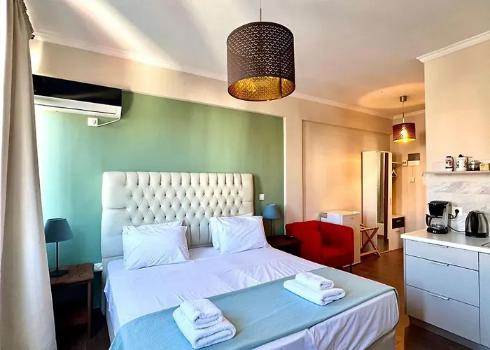 Ermou Fashion Suites #508 @ Plaka - King Size Bed