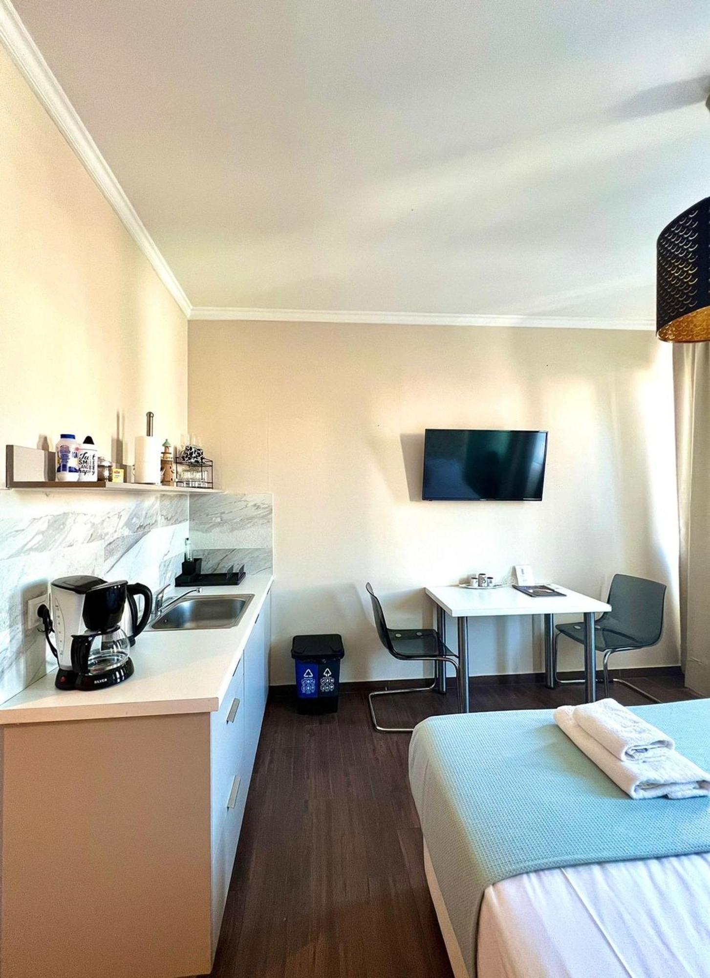 Ermou Fashion #508 @ Plaka - King Size Bed Apartment *